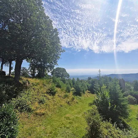 Au-dessus Des Nuages - Parking Prive *